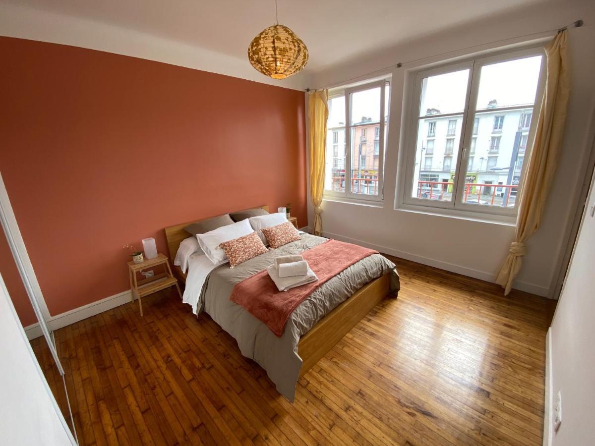 Appartement Spacieux Avec Balcon Et Parking 布雷斯特 外观 照片