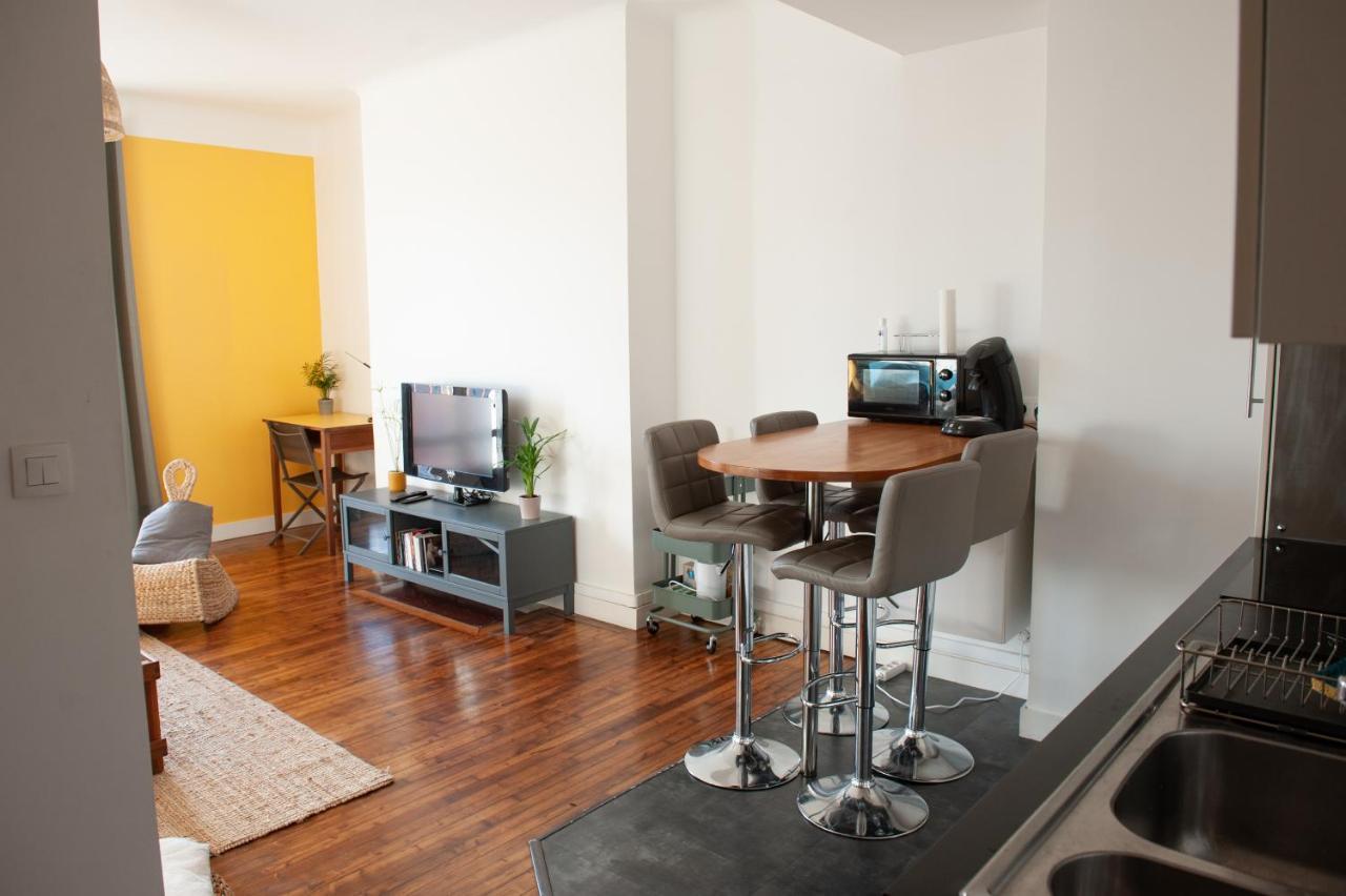 Appartement Spacieux Avec Balcon Et Parking 布雷斯特 外观 照片