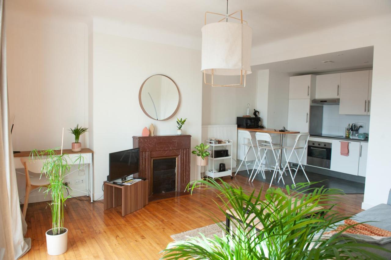 Appartement Spacieux Avec Balcon Et Parking 布雷斯特 外观 照片